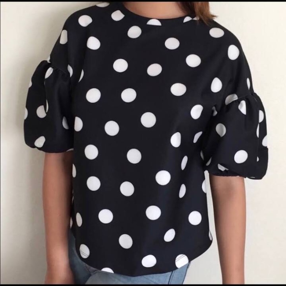 Zara Black and White Puff Sleeve Top NWOT